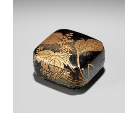 A FINE LACQUER HAKO NETSUKE DEPICTING AUTUMNAL FLOWERSUnsignedJapan, 19th century, Edo period (1615-1868)The two-part hako (b