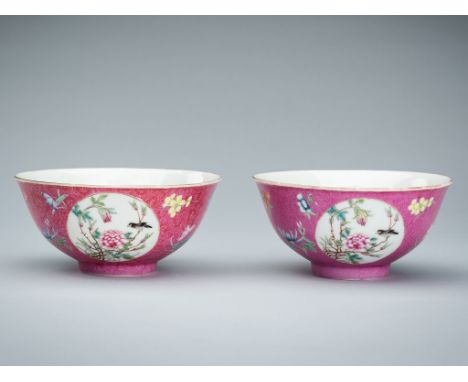 A PAIR OF PINK GROUND FAMILLE ROSE PORCELAIN BOWLS, REPUBLIC PERIODChina, Republic period (1912-1949). Each bowl with rounded