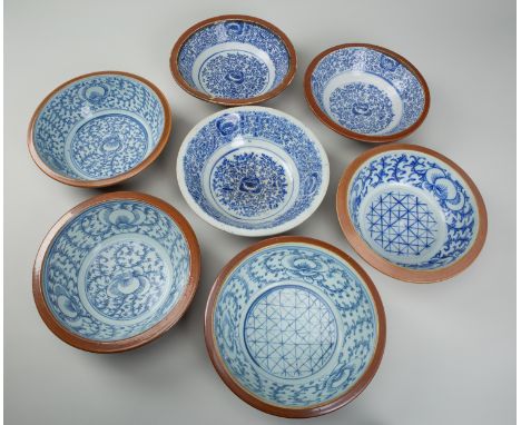 A GROUP OF SEVEN BLUE AND WHITE PORCELAIN BOWLS, 19TH CENTURYSouthern China / Vietnam, Qing dynasty (1644-1912). Comprising s