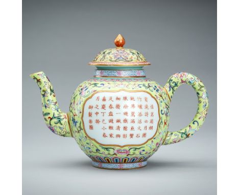 A LIME-GREEN GROUND FAMILLE ROSE PORCELAIN TEAPOT AND COVER, QING DYNASTYChina, late Qing dynasty (1644-1912). Of ovoid form 