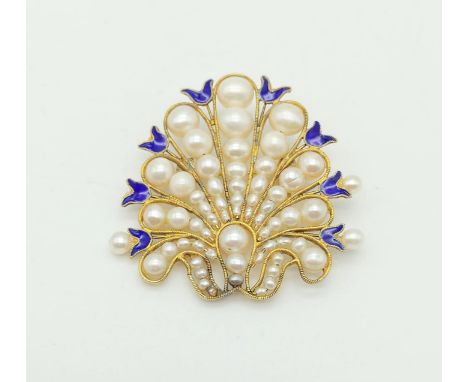 A Vintage Graduated Cultured Pearl and Blue EnamelBrooch on gilt metal. 5 x 5cm. A/F 