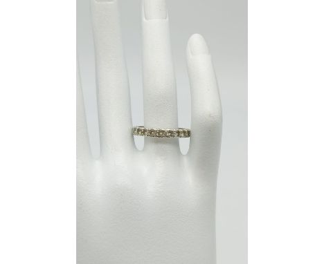 A 9K White Gold Vintage Rose-Cut Diamond Band Ring. Size U. 3.53g 