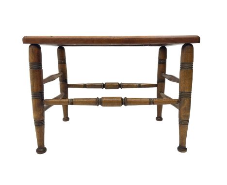 20th century beech luggage stand, on turned supports, with removal shelfDimensions: Height:&nbsp;46cm&nbsp; Length/Width:&nbs