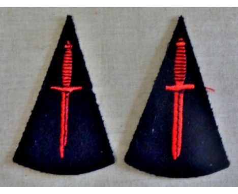 British WWII Royal Marine Commandos Cloth Sleeve patch Pair, red dagger design as worn on the sleeves