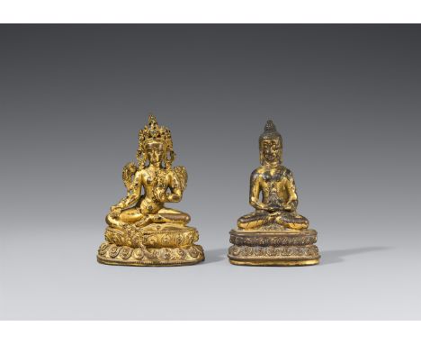 Figur des Buddha Shakyamuni und Figur der Shyamatara. Vergoldete Bronze. Tibet, 17. Jh. und 19. Jh.Beide sitzend auf einem Th