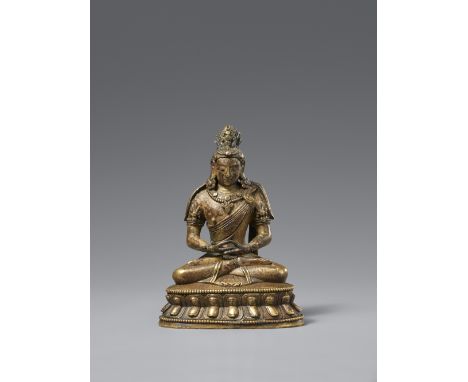 Amitayus. Bronze. Sinotibetisch. 17./18. Jh.Reich geschmückt sitzt der transzendente "Buddha von unendlicher Lebensdauer" in 