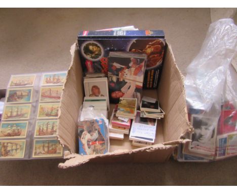 LARGE COLLECTION OF BUBBLEGUM CARDS TRADE CARDS &amp; STICKERS&nbsp;
We have not attempted to count these as there are 100's 