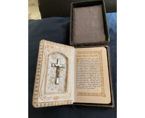 BOOKS - 1930s RELIGIOUS PEARLS OF PRAYER CHILDS PRAYERBOOK&nbsp;
A beautiful piece. In a simulated mother of pearl cover, a 1