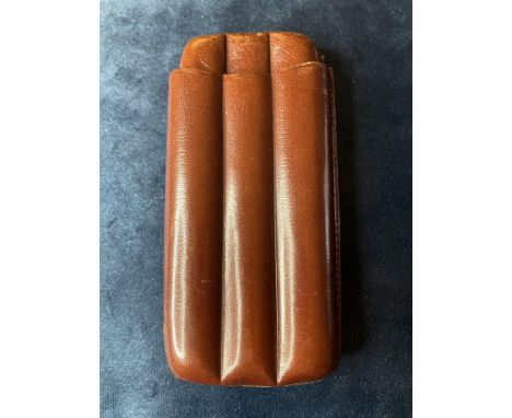 VINTAGE LEATHER CIGAR CASE&nbsp;
A vintage brown leather cigar case in very good condition. 13x6cm.