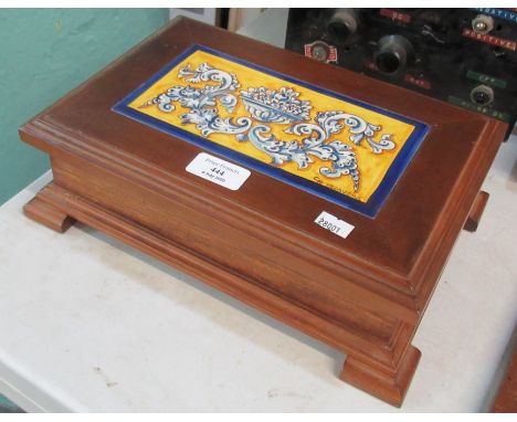 Hardwood jewellery box with hinged cover, inset with a Fiance hand painted tile, bearing signature C R Talavera.   (B.P. 21% 