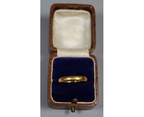 22 ct gold wedding ring.  5.5g approx, size K.  Cased.  (B.P. 21% + VAT) 