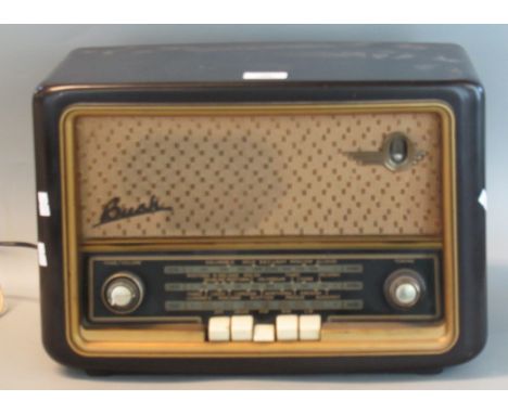 Vintage Bush bakelite radio.  (B.P. 21% + VAT) 