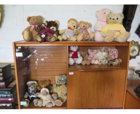 A collection of teddy bears, including Giorgio 1996, Chad Valley, Anna club plush