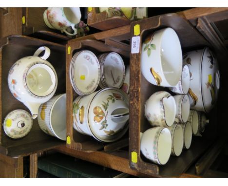 A Wedgwood Kutani Crane pattern tea service, and Royal Worcester fruit decorated cooking wares