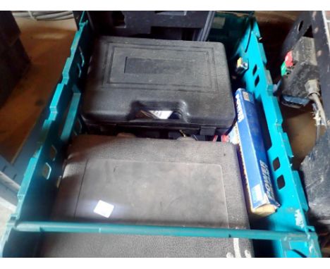Three Power Craft pneumatic air tools to include chisel set. Not available for in-house P&amp;P 