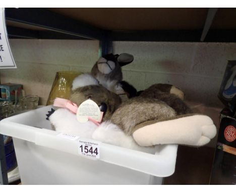 Mixed soft toys, including two Watership Down Blackberry Rabbit and Chad Valley. Not available for in-house P&amp;P