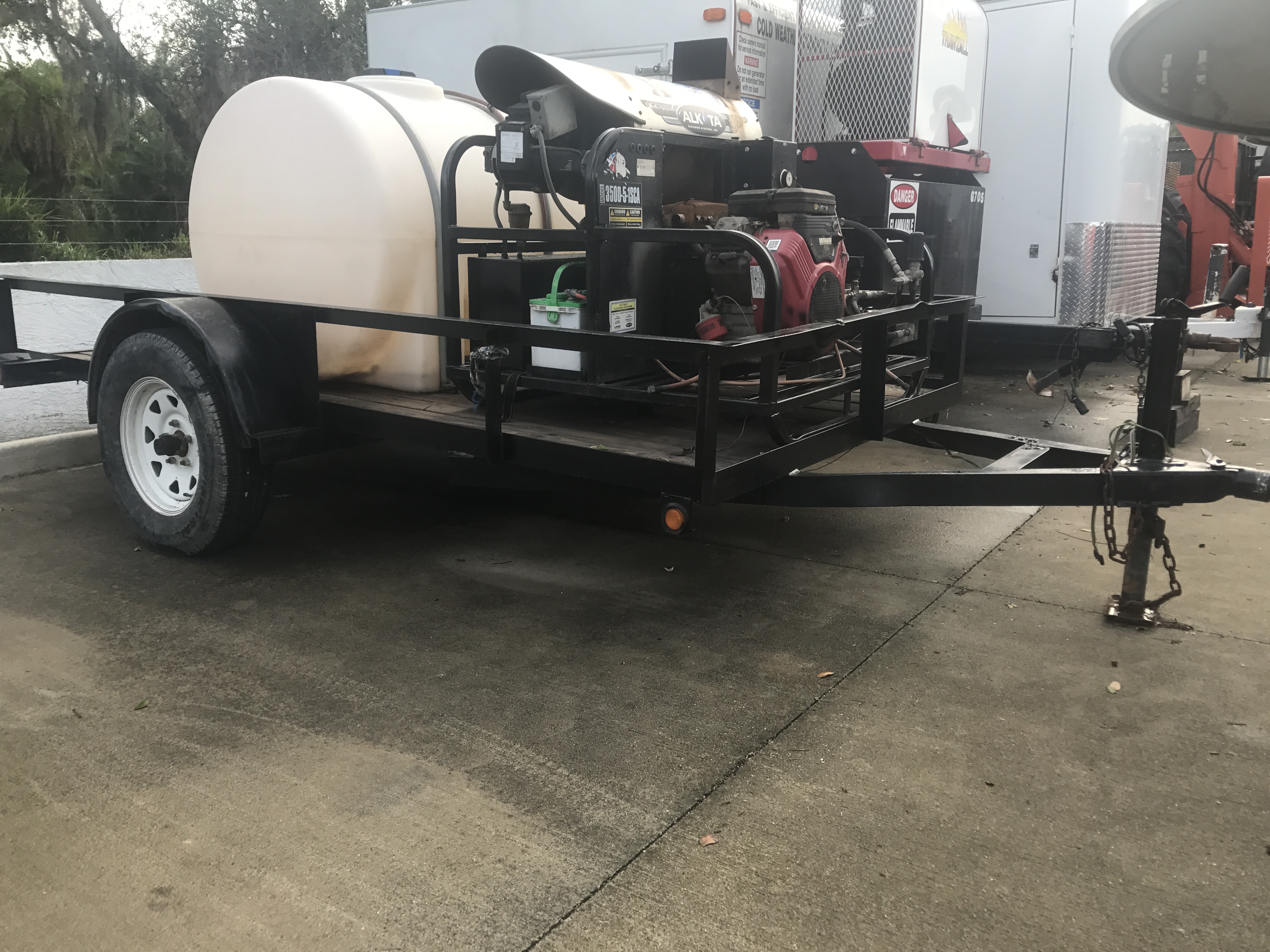 ALKOTA PRESSURE/STEAM WASHER TRAILER, 225 GALLON TANK, 18HP, MOD. 3500