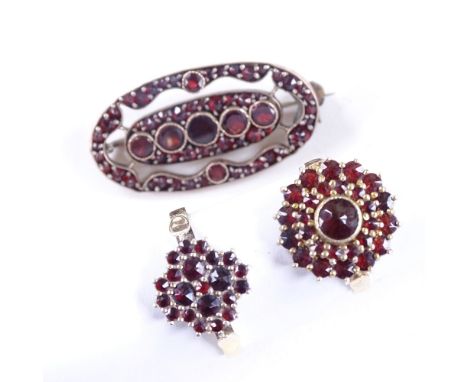 2 Vintage faceted garnet cluster rings and an unmarked yellow metal garnet cluster brooch, brooch length 32.3mm, ring sizes L