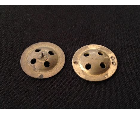 WW2 British Army/SOE fly button escape and evasion compass comprising of two buttons which could be balanced together to make