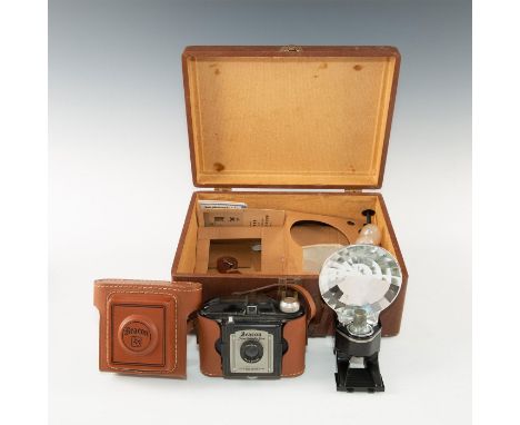 Original camera in case, bulbs, flashgun and carrying suitcase.Original Beacon 225 (Two Twenty Five) Camera in case, with bul