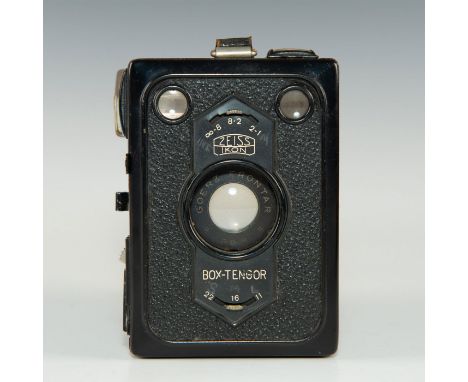 Classic styling, medium format roll film cameras in 4 sizes.One is Zeiss Ikon Box Tengor. One is Magazine Cyclone 2 Western C