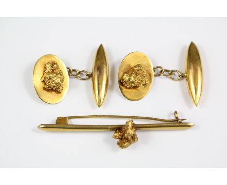 A Gentleman's Pair of 14ct Gold Nugget Cufflinks and Tie Stick, approx 10.5 gms.