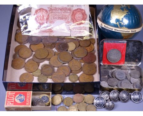 COLLECTABLE CASH &amp; BUTTONS ETC to include a quantity of vintage and later British and overseas coinage, 10 shillings note