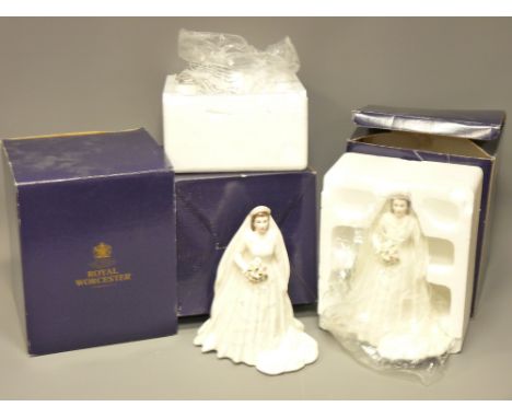 THREE BOXED ROYAL WORCESTER QUEEN ELIZABETH FIGURINES
