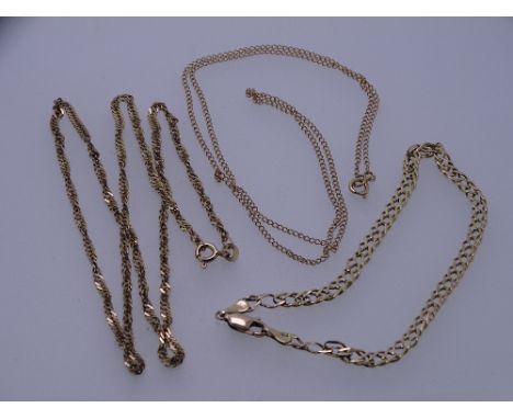 A 9CT GOLD DOUBLE CURB BRACELET, 3grms, a 9ct gold light curb chain, 1.3grms and a 9ct gold twist curb chain, 3.8grms (parcel