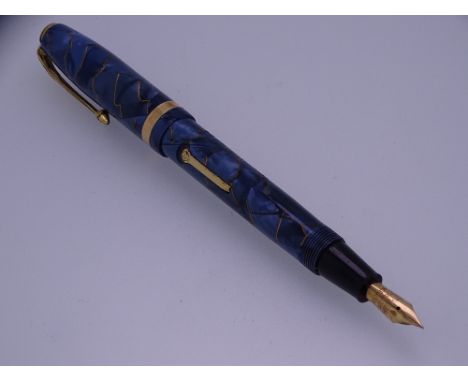 CONWAY STEWART - Vintage (1950s) Blue Pearl and Gold Veined Marble Conway Stewart No. 84 fountain pen with gold trim and orig
