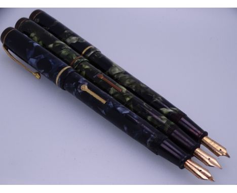 CONWAY STEWART - Vintage (early 1940s)  Marbled Green/Light Green The Conway Stewart No. 286 fountain pen with gold trim and 