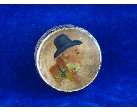 GEORGIAN NOVELTY PATCH BOX   dating c1800-1820 a novelty patch box in excellent condition. The lid having a likeness of a gen
