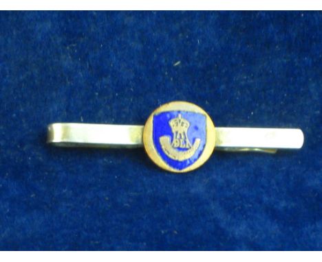 SILVER DURHAM LIGHT INFANTRY TIE CLIP.  A silver and enamel regimental tie clip for The Durham Light Infantry showing the cre