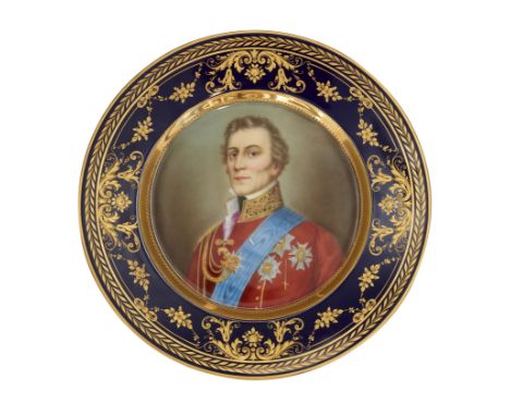A Hohenberg (Hutschenreuther) porcelain Dresden-decorated cabinet plate, c.1914, green printed marks, finely hand-painted to 