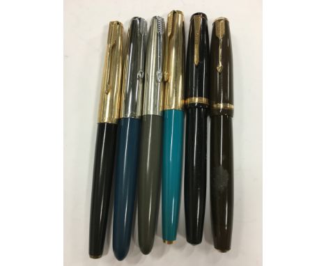 A quantity of vintage Parker fountain pens to include Parker 61's, Parker 51 and various others.