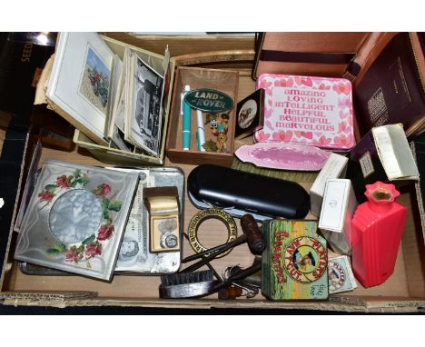 A BOX CONTAINING RAILWAY INTEREST POSTCARDS, FOREIGN COINS AND BANKNOTES, SILVER AND PINK ENAMEL BACKED BRUSH, TOILETRIES, ET