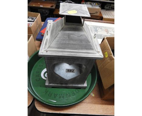 Lamp and quantity of Bar Trays 