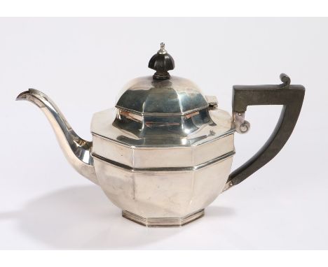 George V silver teapot, Birmingham 1918, maker George Edward &amp; Sons, of octagonal form with ebonised angular handle and f
