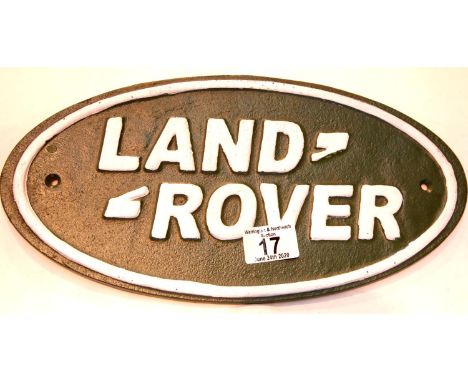 Cast iron Land Rover sign, 33 x 17 cm. P&amp;P Group 2 (£18+VAT for the first lot and £2+VAT for subsequent lots) 