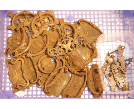 Box of brass Art Nouveau type furniture handles. P&amp;P Group 1 (£14+VAT for the first lot and £1+VAT for subsequent lots) 