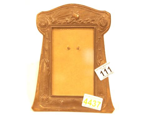 Bronzed metal Arts and Crafts photograph frame. P&amp;P Group 1 (£14+VAT for the first lot and £1+VAT for subsequent lots) 