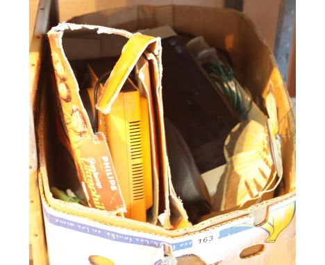 Mixed electrical items including two electric razors, Epson printer, Philips heat lamp and a telephone. This lot is not avail