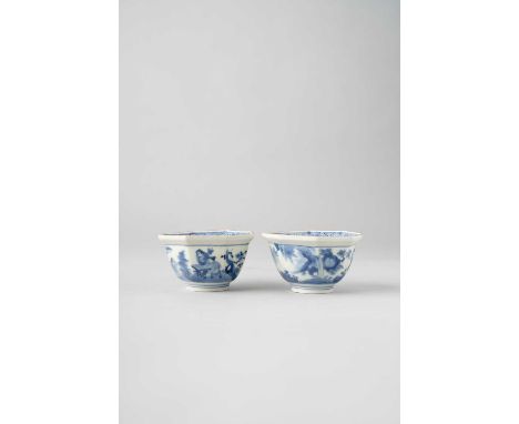 A PAIR OF JAPANESE ARITA BLUE AND WHITE BOWLSEDO PERIOD, 17TH/18TH CENTURYBoth of octagonal form and decorated in underglaze 