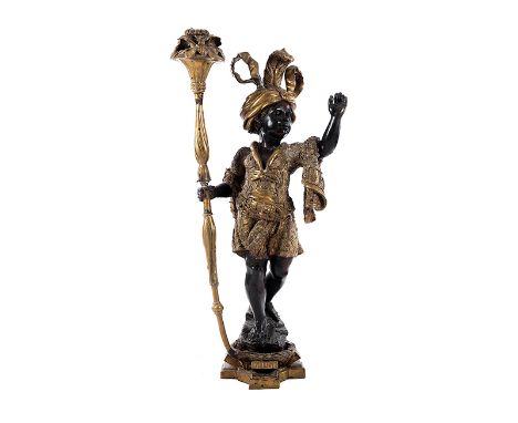      Figürlicher Leuchter Höhe: 148 cm. Venedig, 20. Jahrhundert. Messing, Bronze, gegossen und patiniert. Über kreuzförmiger