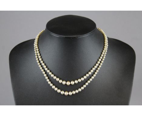 Simulated pearl necklace