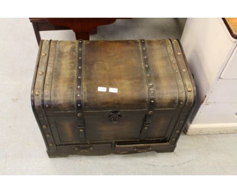 Reproduction trunk
