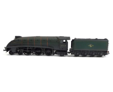 A Bachmann Branchline OO gauge Gresley A4 locomotive Walter K Whigham, 60028, BR green, 4-6-2, in a Gresley A4 locomotive box