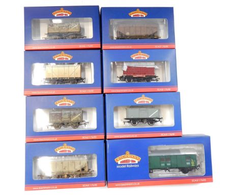 Bachmann Branchline OO gauge rolling stock, including 37-951B Conflat with BD container, BR crimson, 37450B 16 ton slop sided