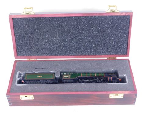 A Bachmann Branchline OO gauge Class A2 locomotive, 60532 Blue Peter, BR Brunswick Green with late crest, 4-6-2, in wooden di