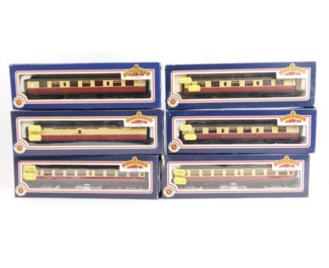 Bachmann Branchline OO gauge coaches, to include 34-527 63ft bullied corridor 2nd, BR crimson and cream, 34-576 63ft bullied 
